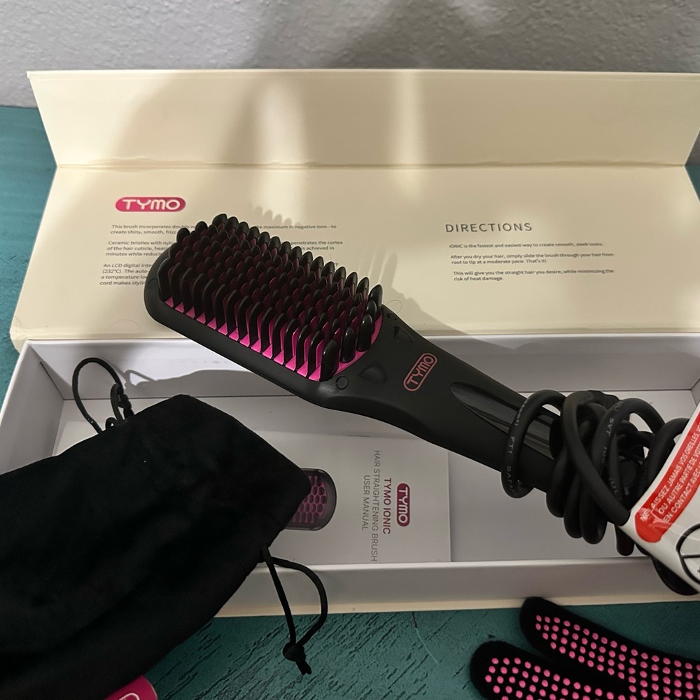 TYMO Black and Pink Hair Straightening Brush
Brand New